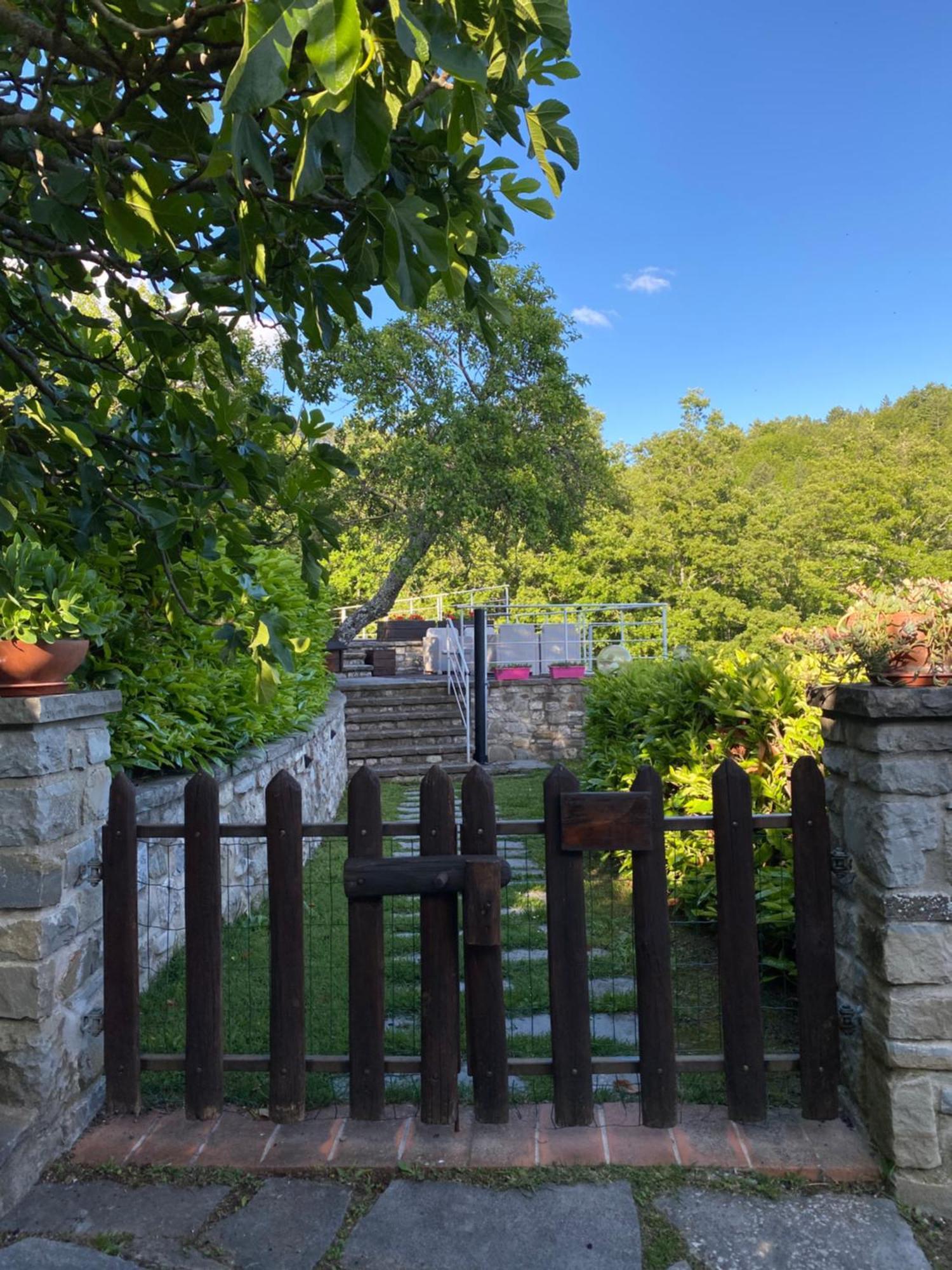 Agriturismo Vezzano Chiusi della Verna Luaran gambar